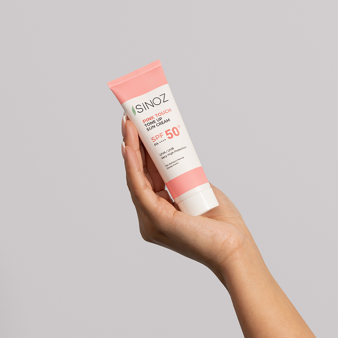 Pink Roulette Sunscreen Crème Solaire Tonifiante Rose SPF 50+ – Sinoz Cosmetics